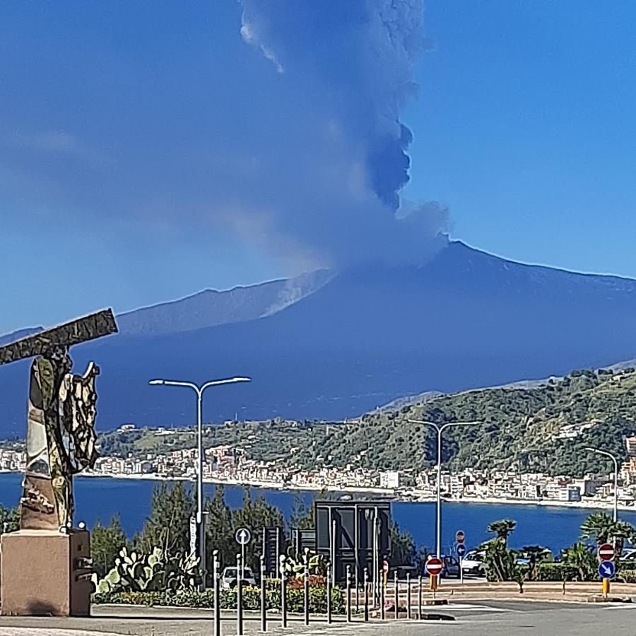Taormina Private Apartment By Fragranza Di Sicilia Buitenkant foto